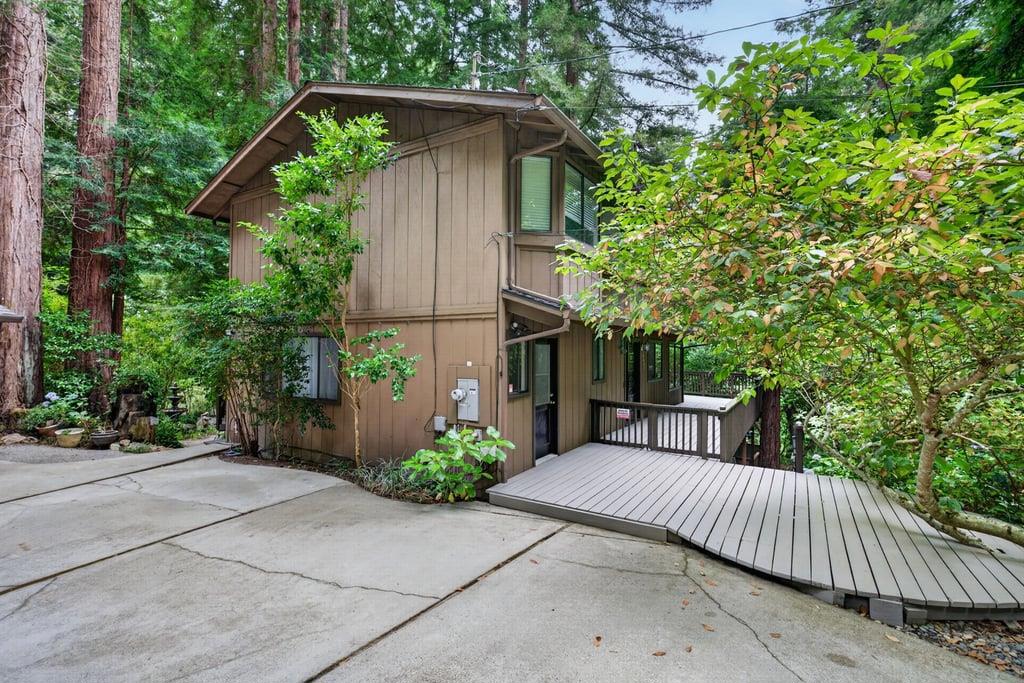 15551 Forest Hill Drive Property Photo 10