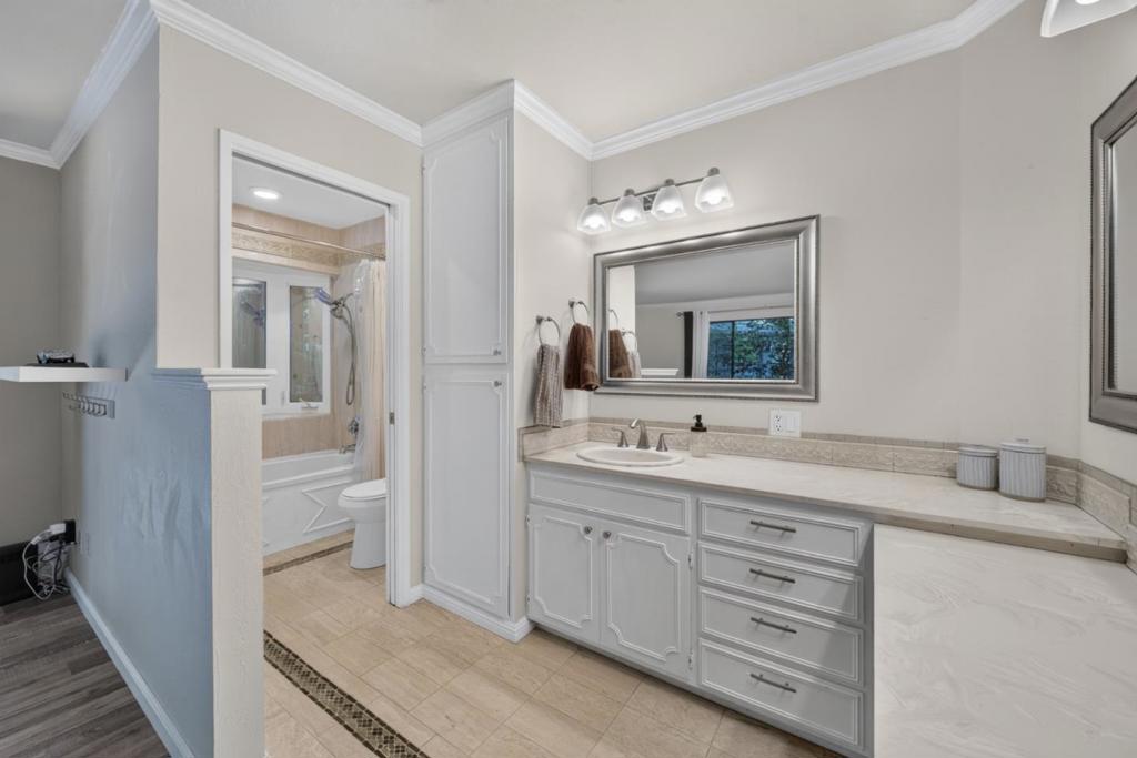 15551 Forest Hill Drive Property Photo 36
