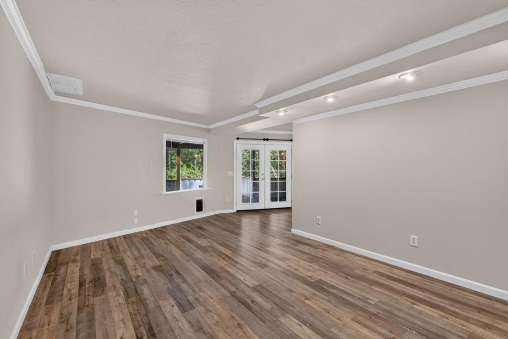 15551 Forest Hill Drive Property Photo 49
