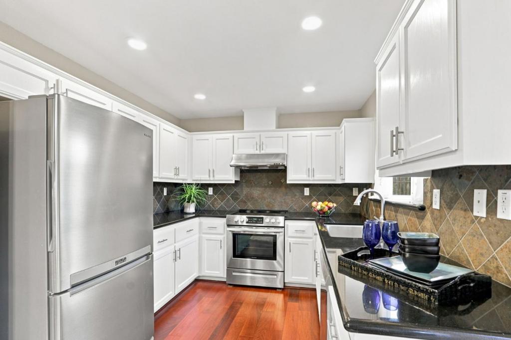 2158 Capitol Park Court Property Photo 8