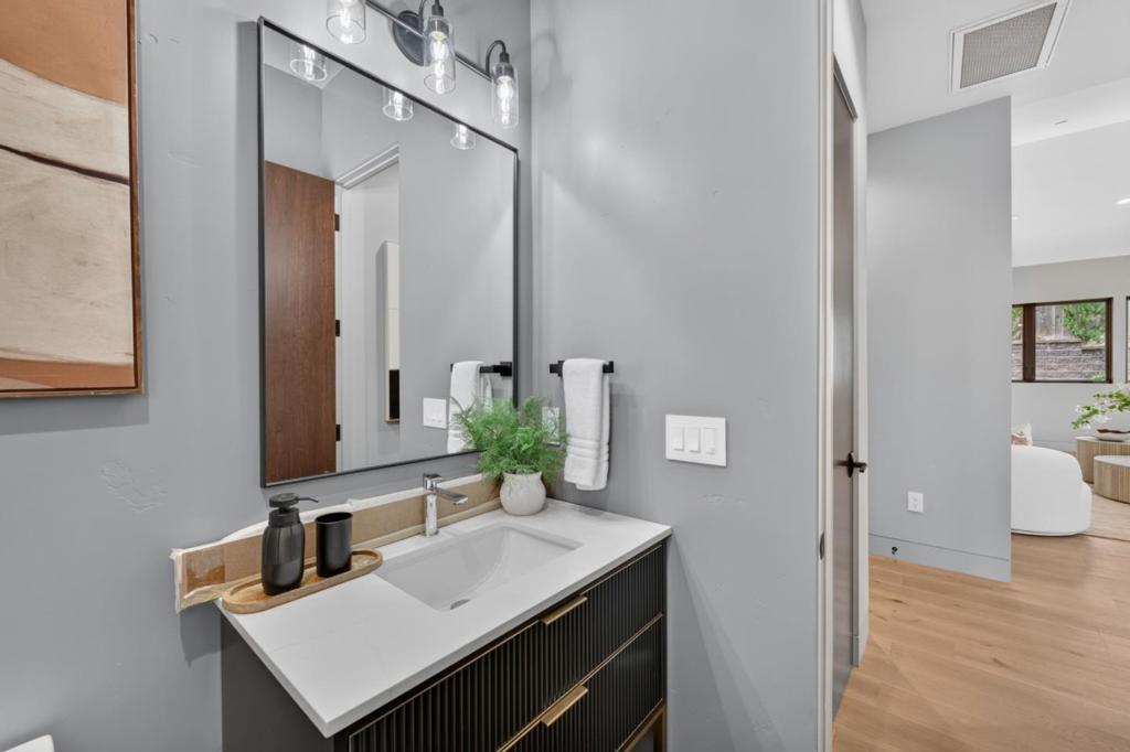 109 Sporleder Court Property Photo 45