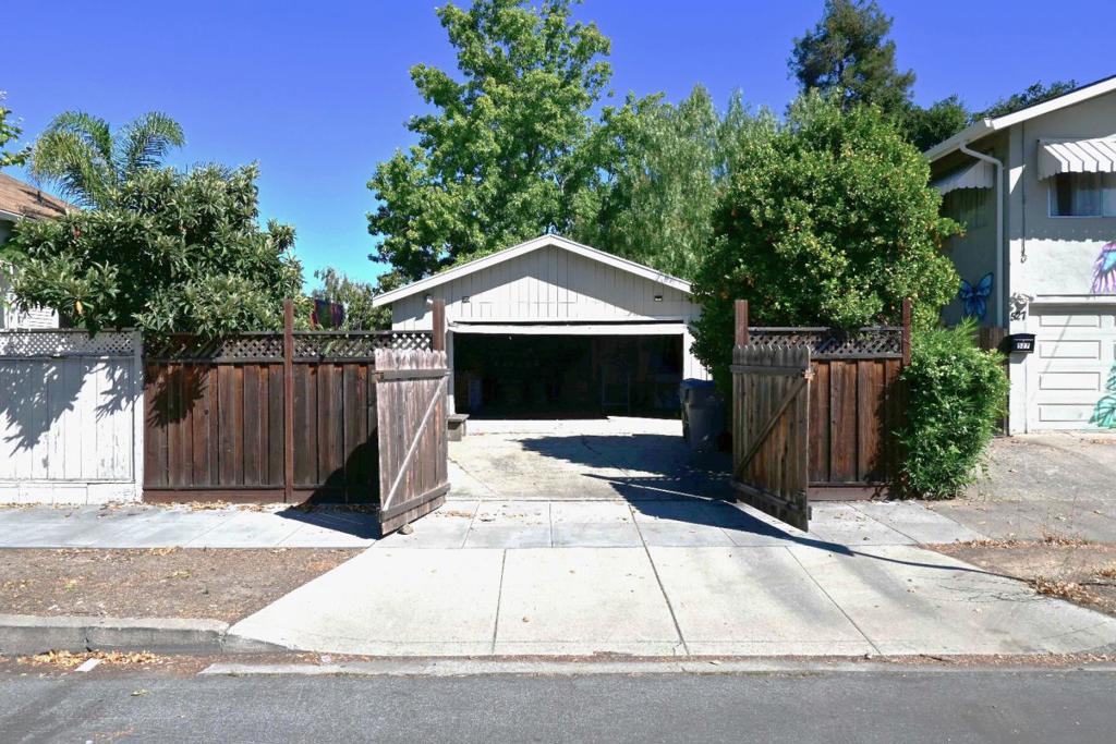 402 N 11th Street Property Photo 18