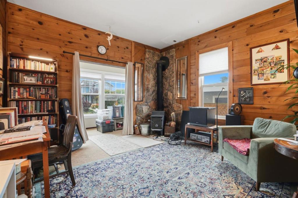575 Myrtle Street Property Photo 4
