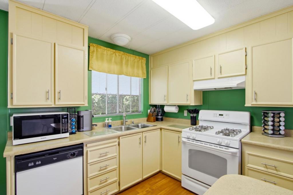 1111 Morse Avenue 68 Property Photo 9