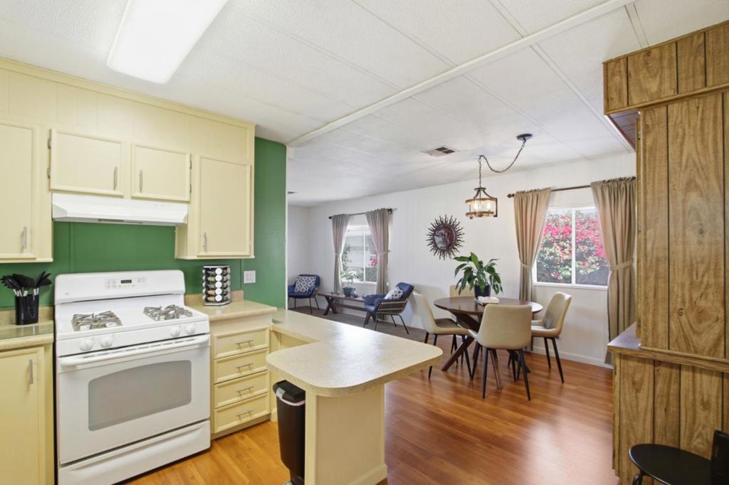 1111 Morse Avenue 68 Property Photo 10