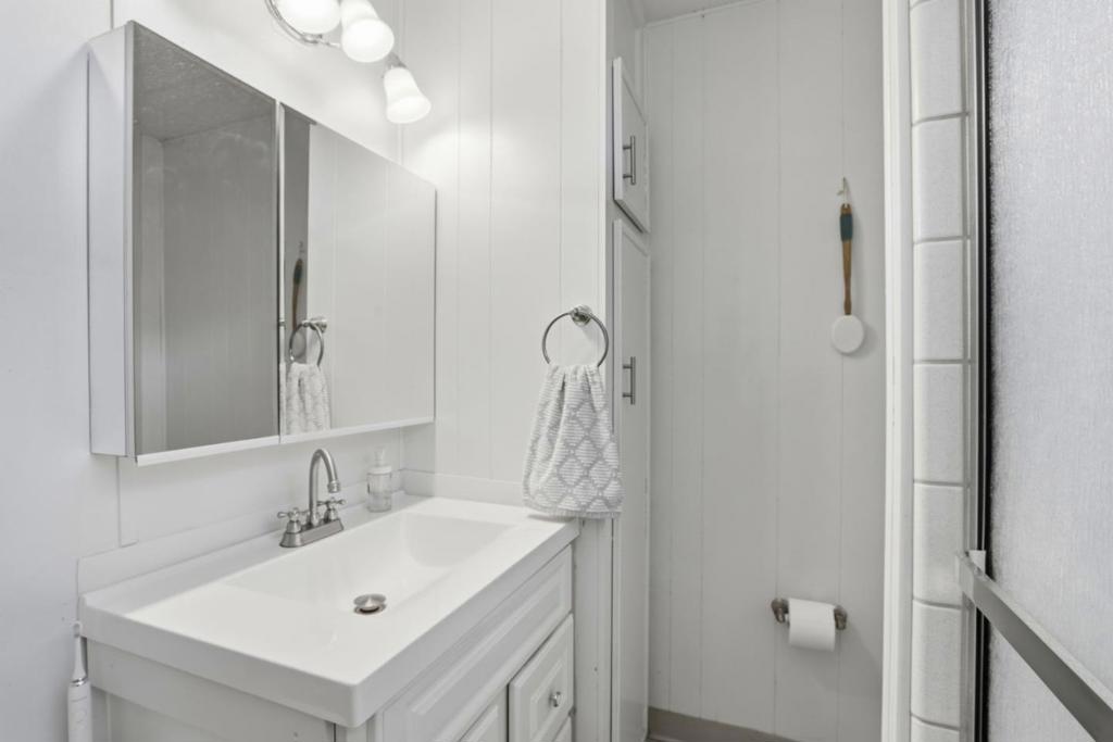 1111 Morse Avenue 68 Property Photo 19