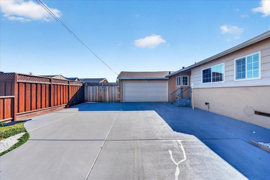 36005 Cherry Street Property Photo 8