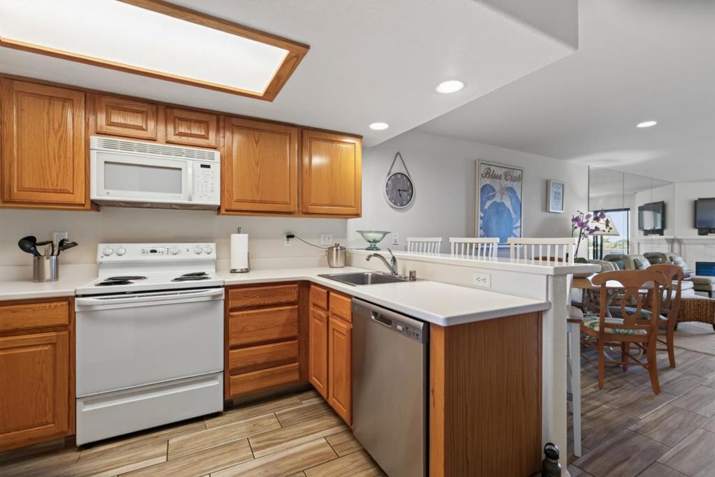 509 Seascape Resort Drive Property Photo 11