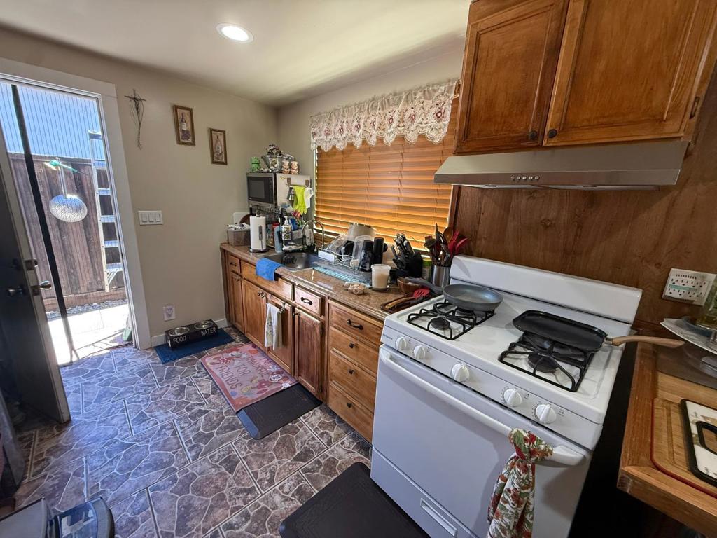 2440 Poplar Drive Property Photo 19
