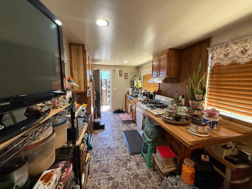 2440 Poplar Drive Property Photo 22