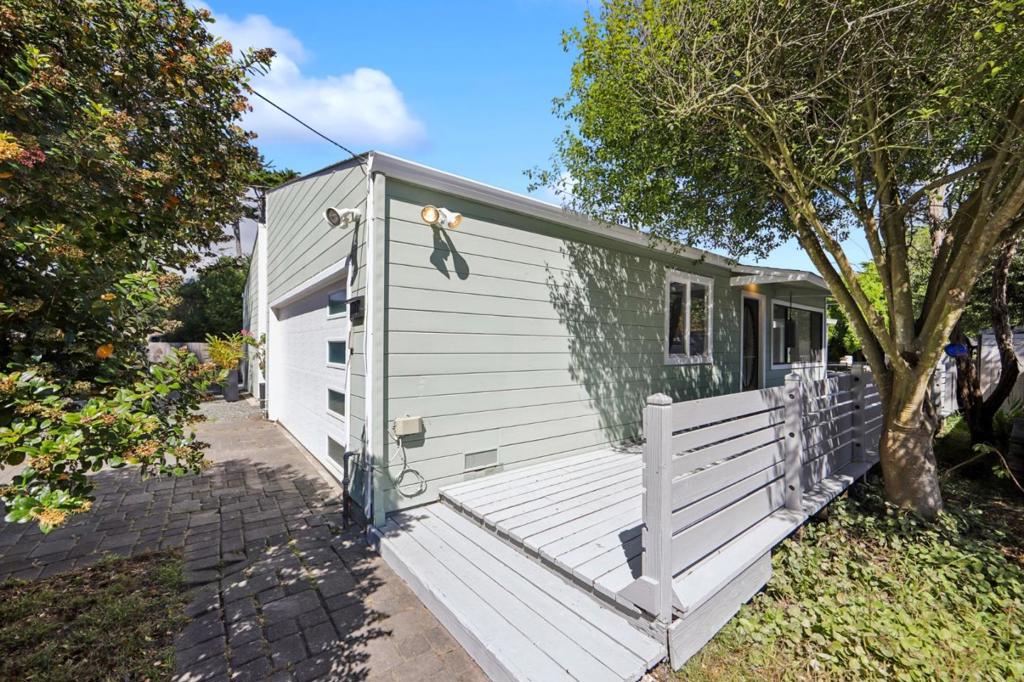 1161 Tamarind Street Property Photo 4