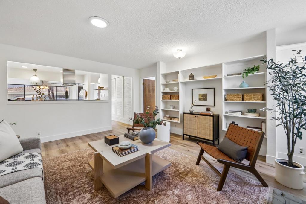 1161 Tamarind Street Property Photo 11