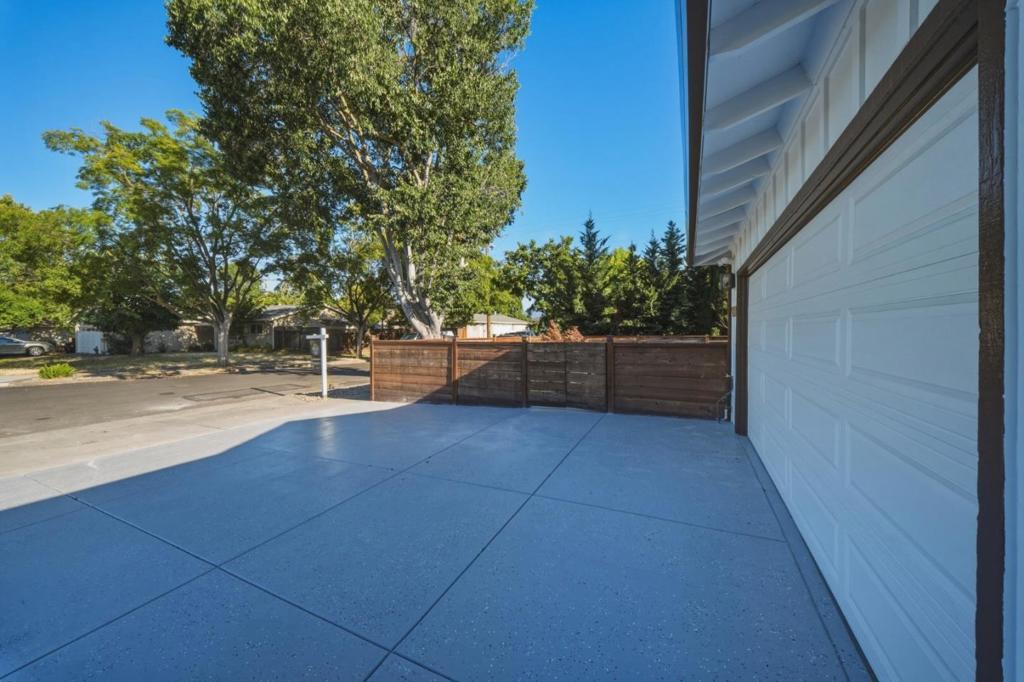 1563 Clarita Avenue Property Photo 7