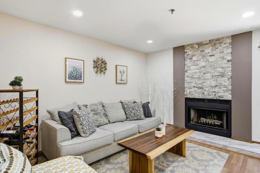 20720 Celeste Circle Property Photo 2