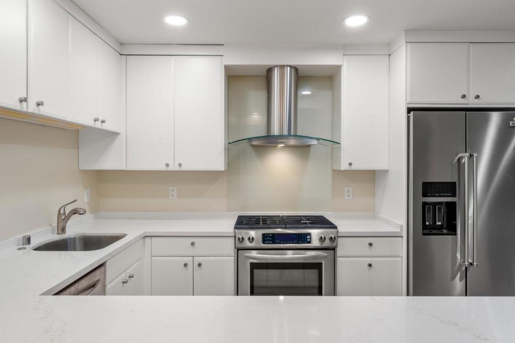 73 Peter Coutts Circle Property Photo 12