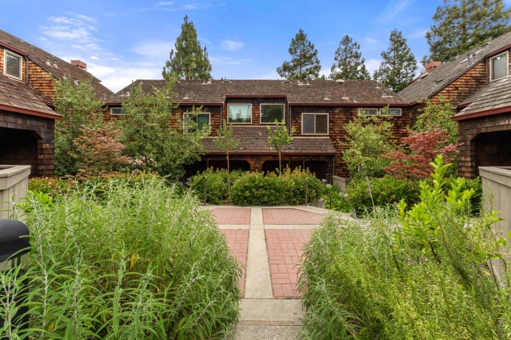 73 Peter Coutts Circle Property Photo 38