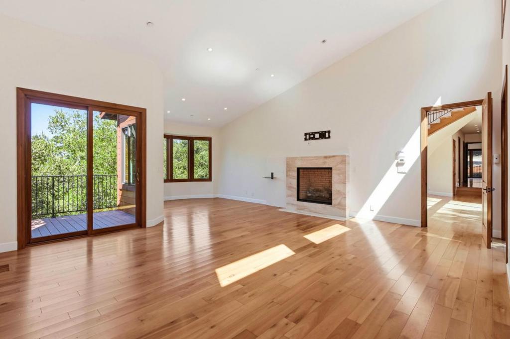 3911 Pepper Tree Court Property Photo 15