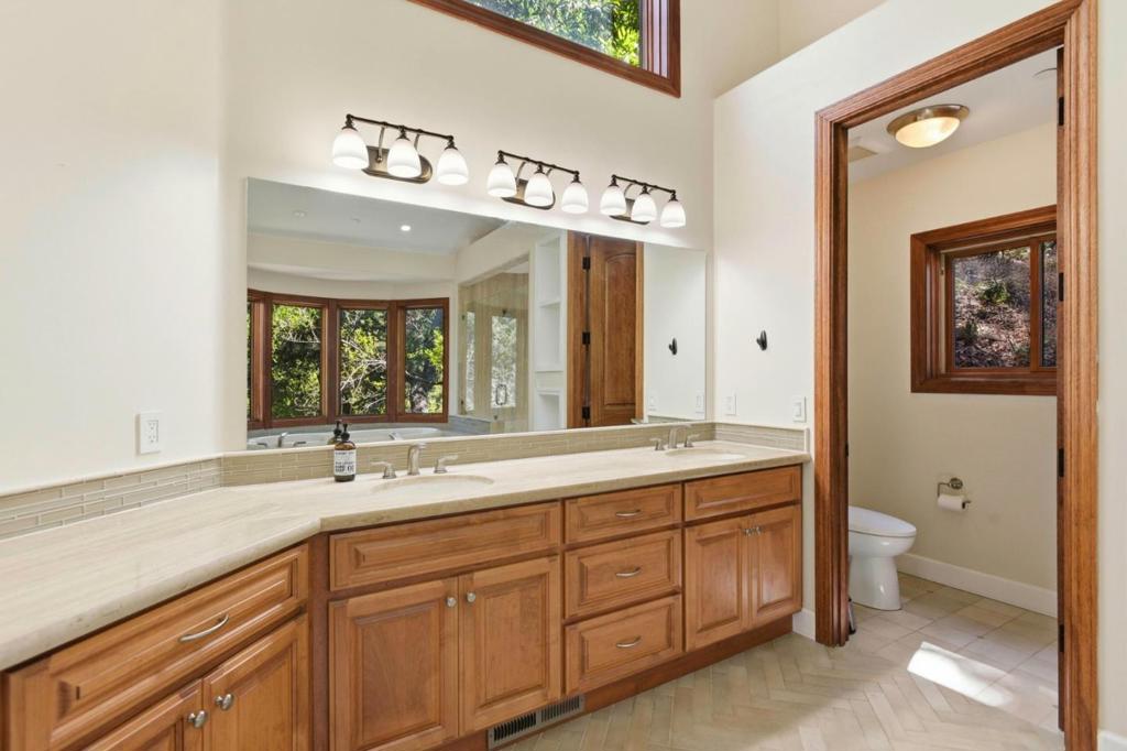 3911 Pepper Tree Court Property Photo 18