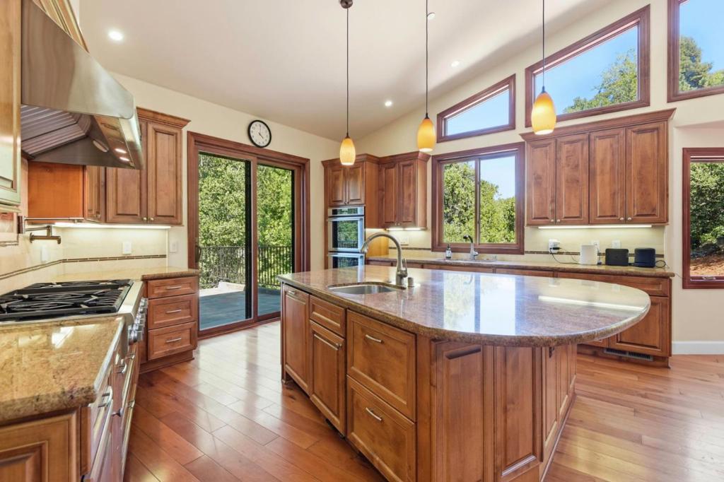 3911 Pepper Tree Court Property Photo 23