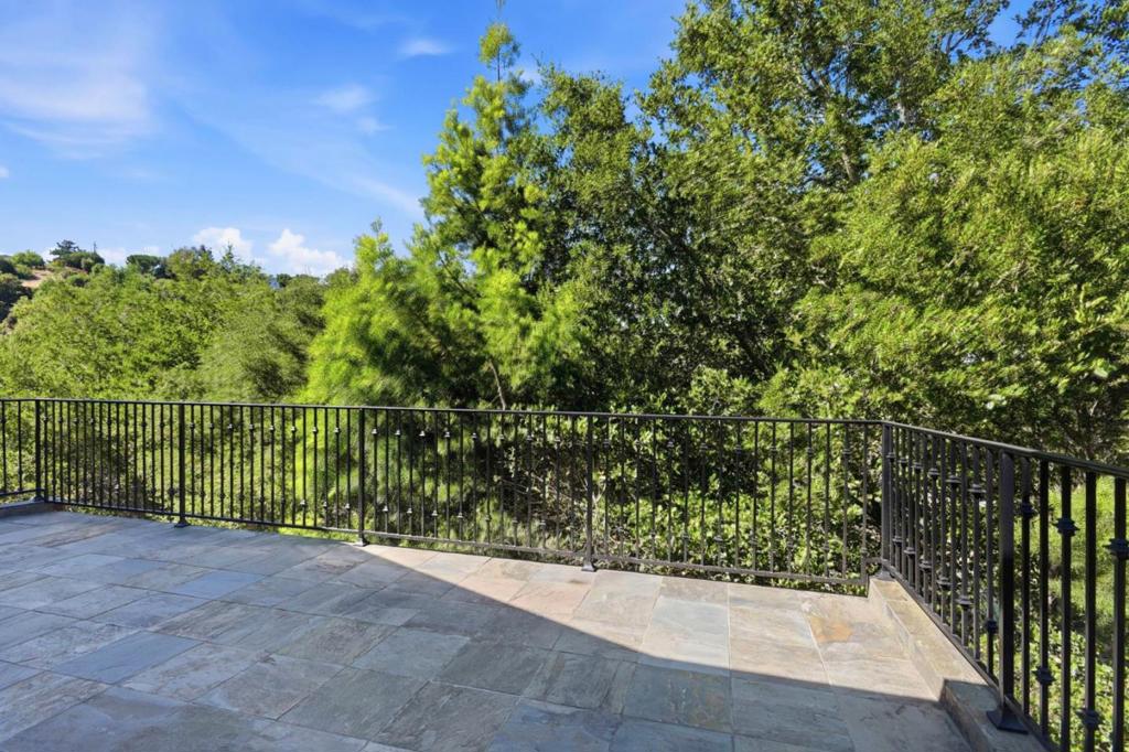 3911 Pepper Tree Court Property Photo 28
