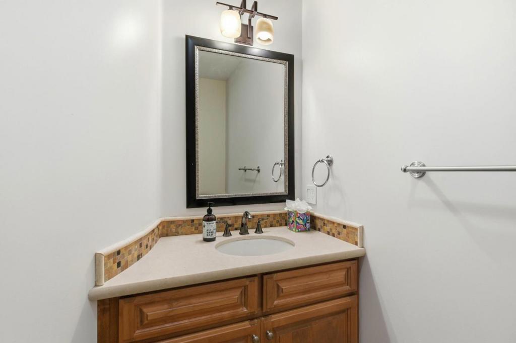 3911 Pepper Tree Court Property Photo 39