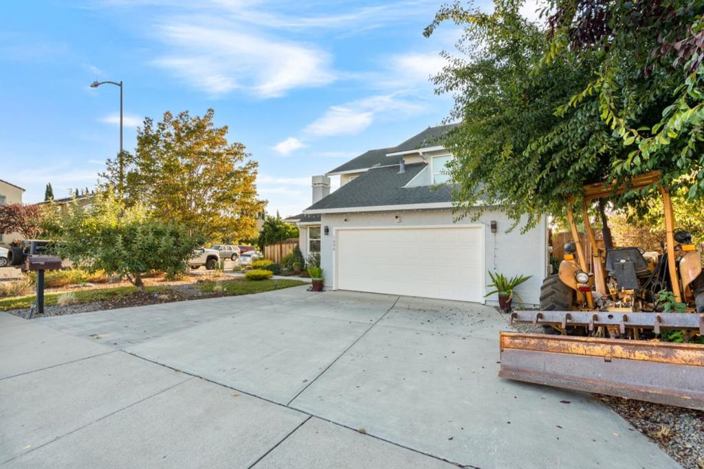 1090 Los Altos Drive Property Photo 4