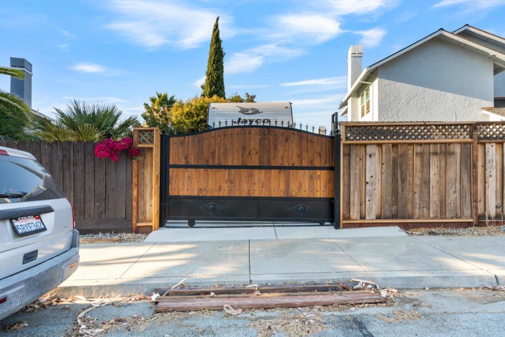 1090 Los Altos Drive Property Photo 34