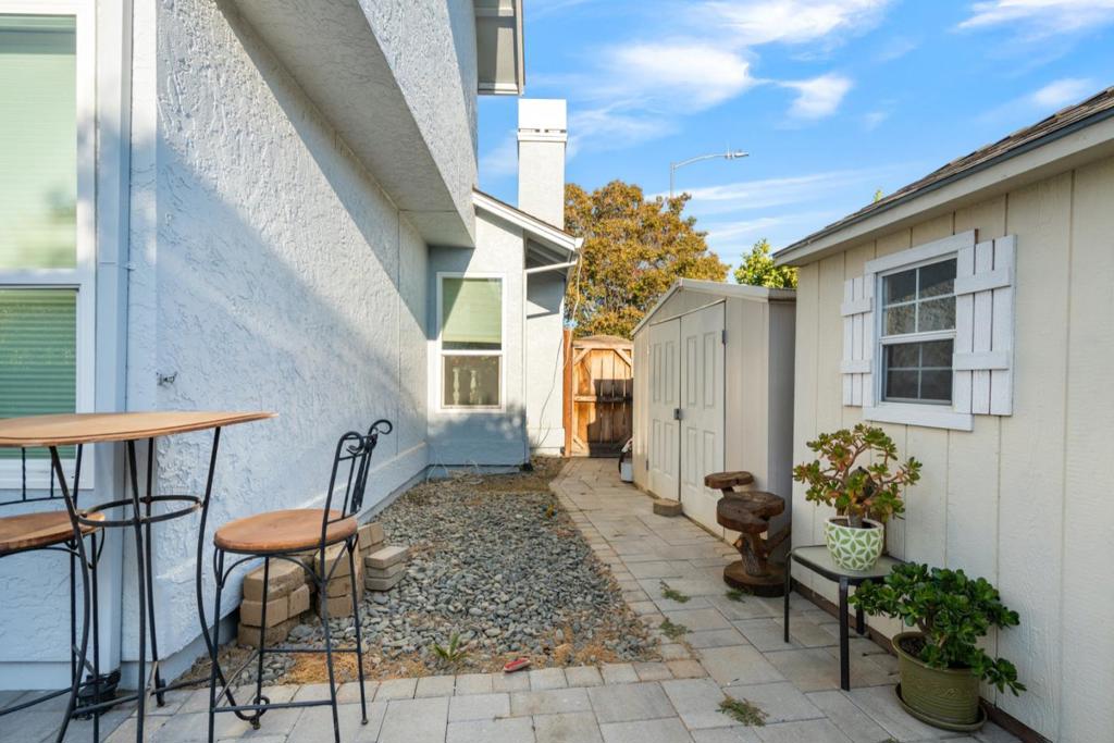 1090 Los Altos Drive Property Photo 39