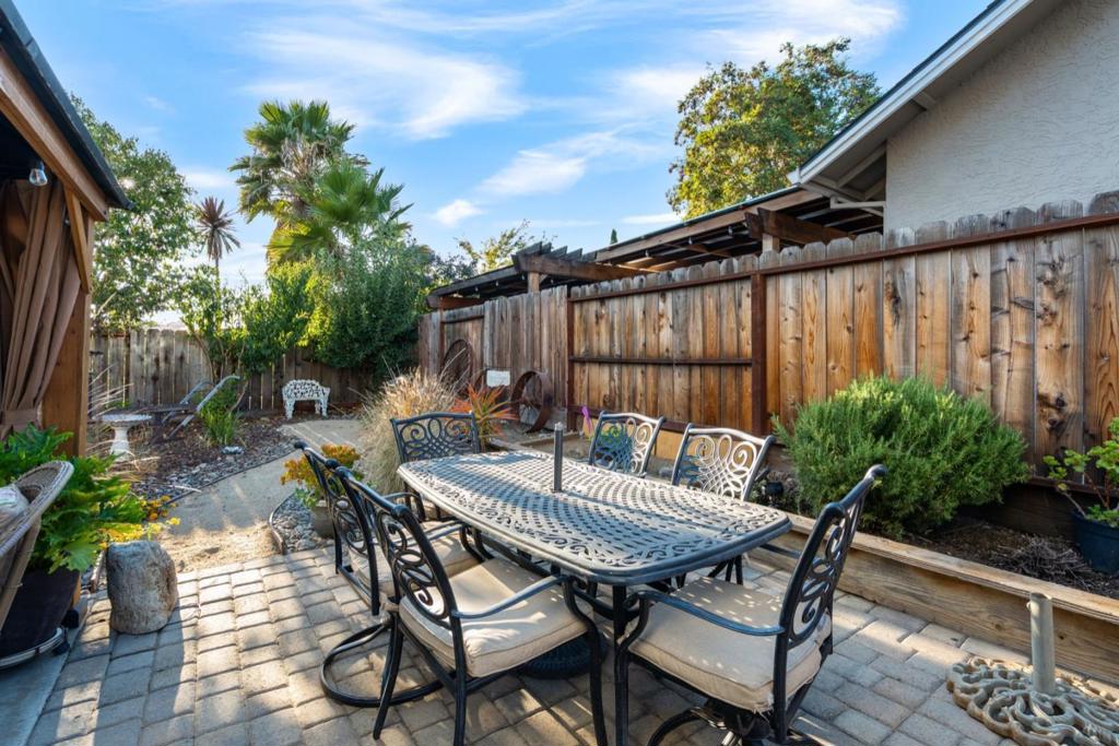 1090 Los Altos Drive Property Photo 42