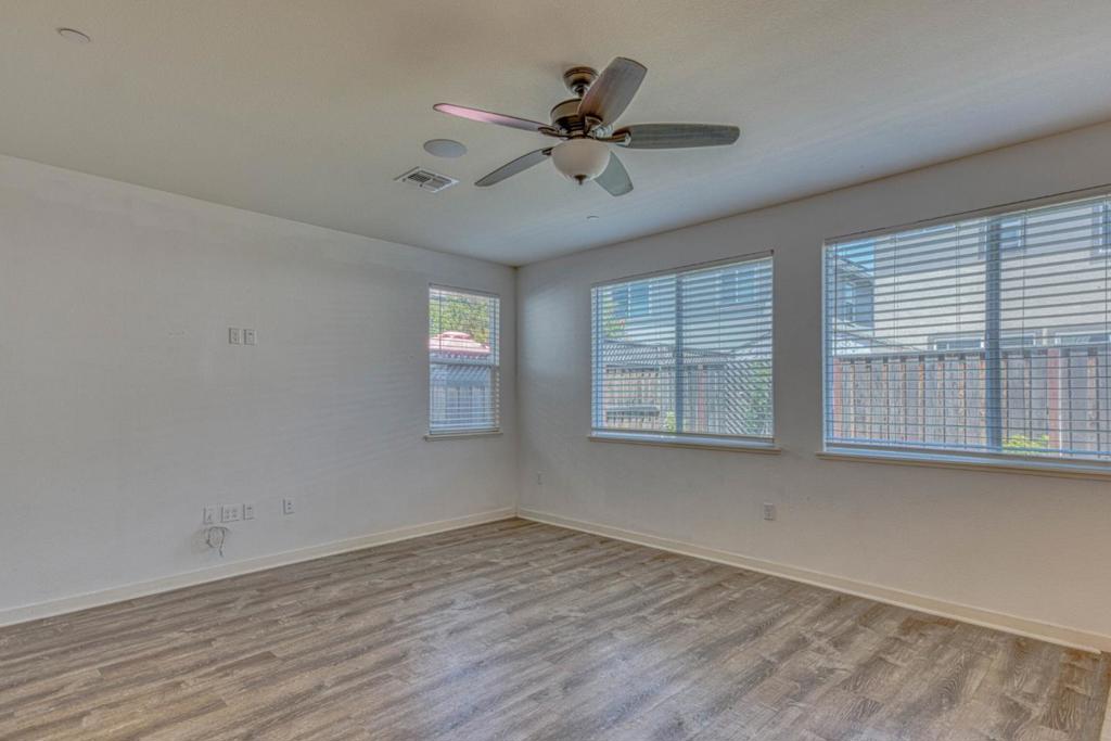 271 Lamplighter Lane Property Photo 4