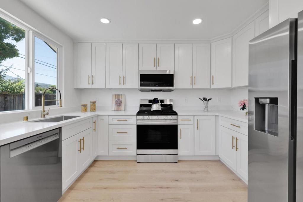 1924 Rosswood Drive Property Photo 17