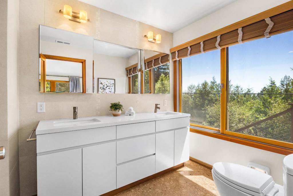 1095 Wilderfield Property Photo 16