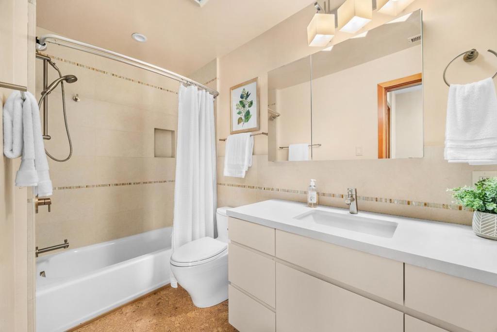 1095 Wilderfield Property Photo 22