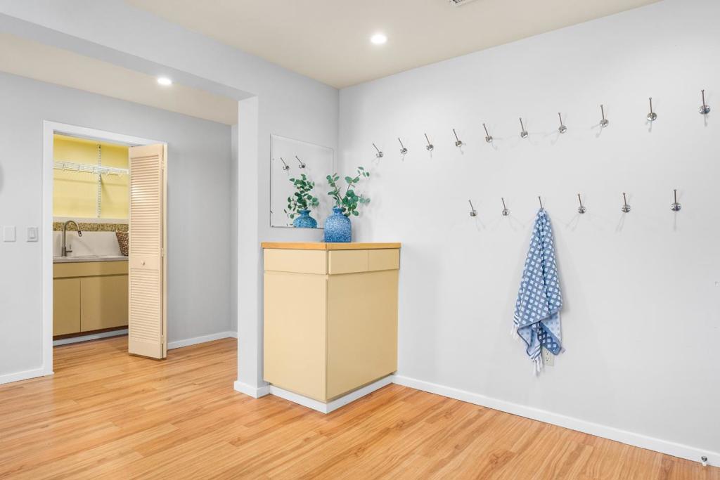 1095 Wilderfield Property Photo 26