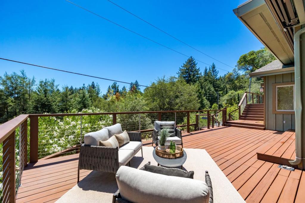 1095 Wilderfield Property Photo 42