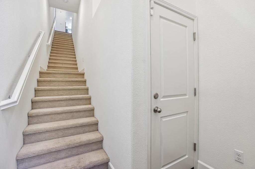 38975 Primula Terrace Property Photo 5