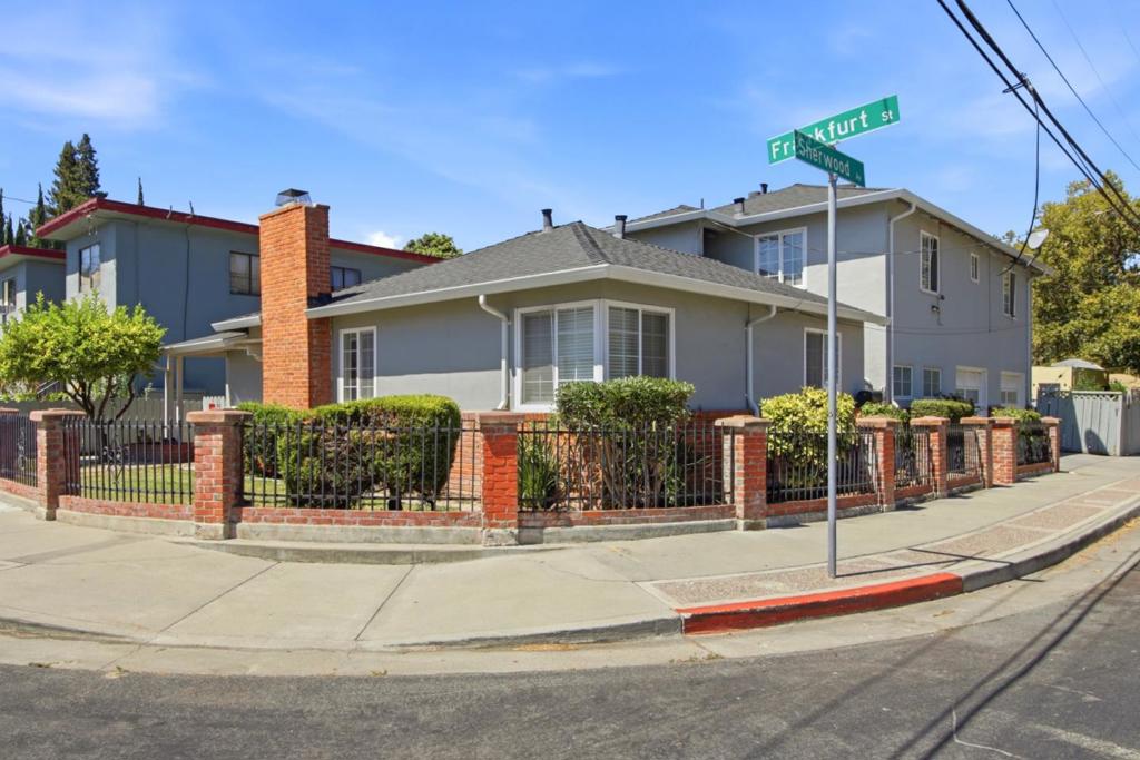 1131 Frankfurt Avenue Property Photo 1