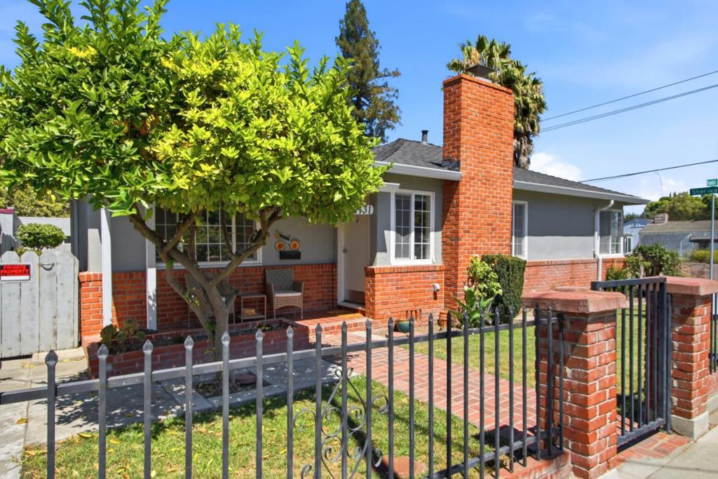 1131 Frankfurt Avenue Property Photo 3