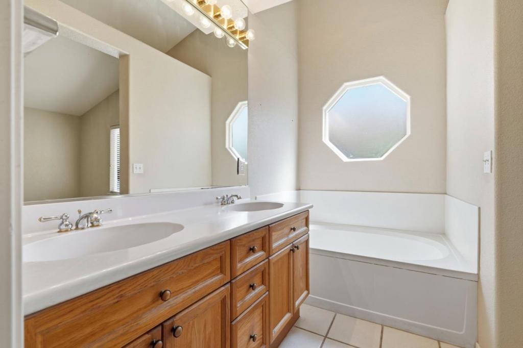 ML82055631 Property Photo 18