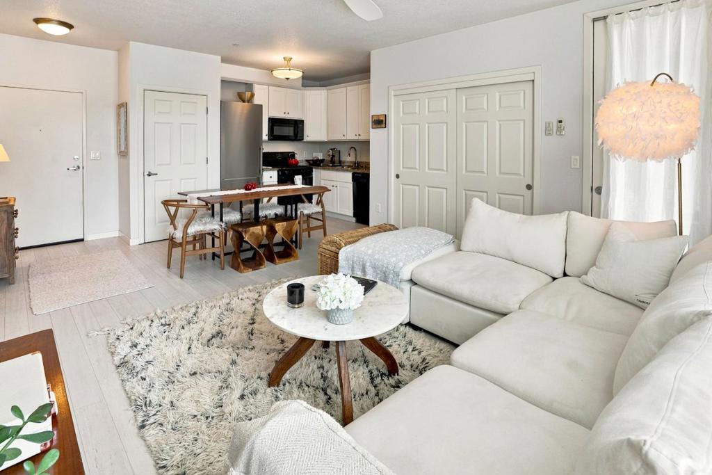 1111 Ocean Street 204 Property Photo 6