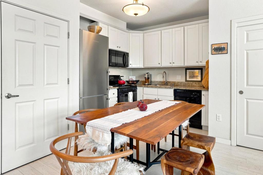 1111 Ocean Street 204 Property Photo 12