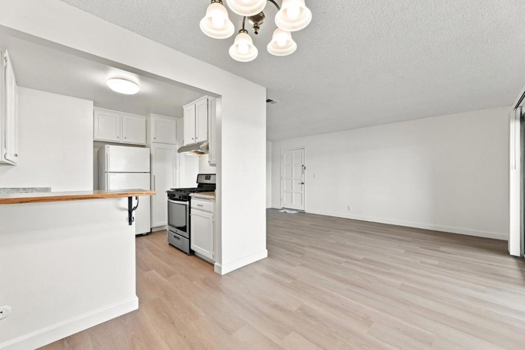 2745 Mauricia Avenue B Property Photo 14