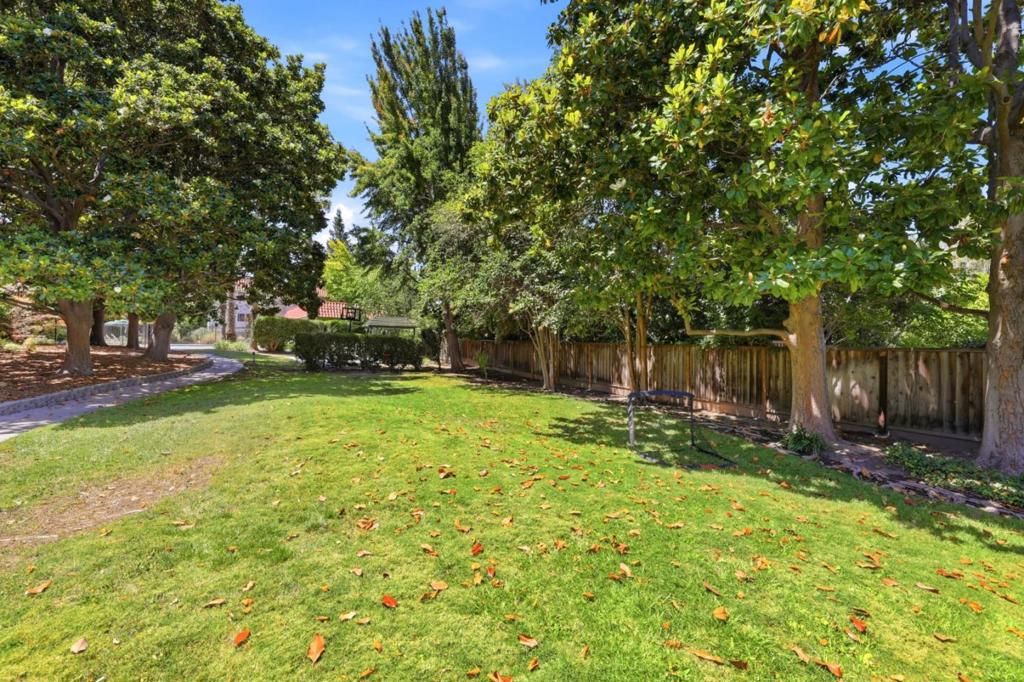 2745 Mauricia Avenue B Property Photo 28