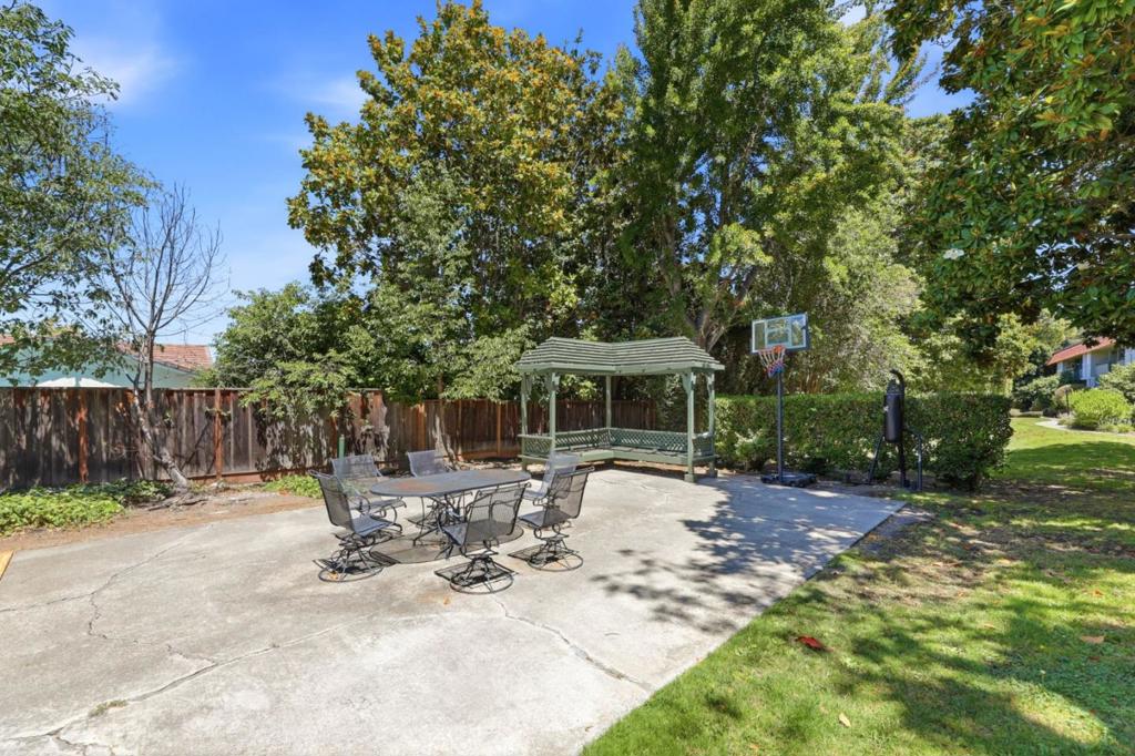 2745 Mauricia Avenue B Property Photo 29