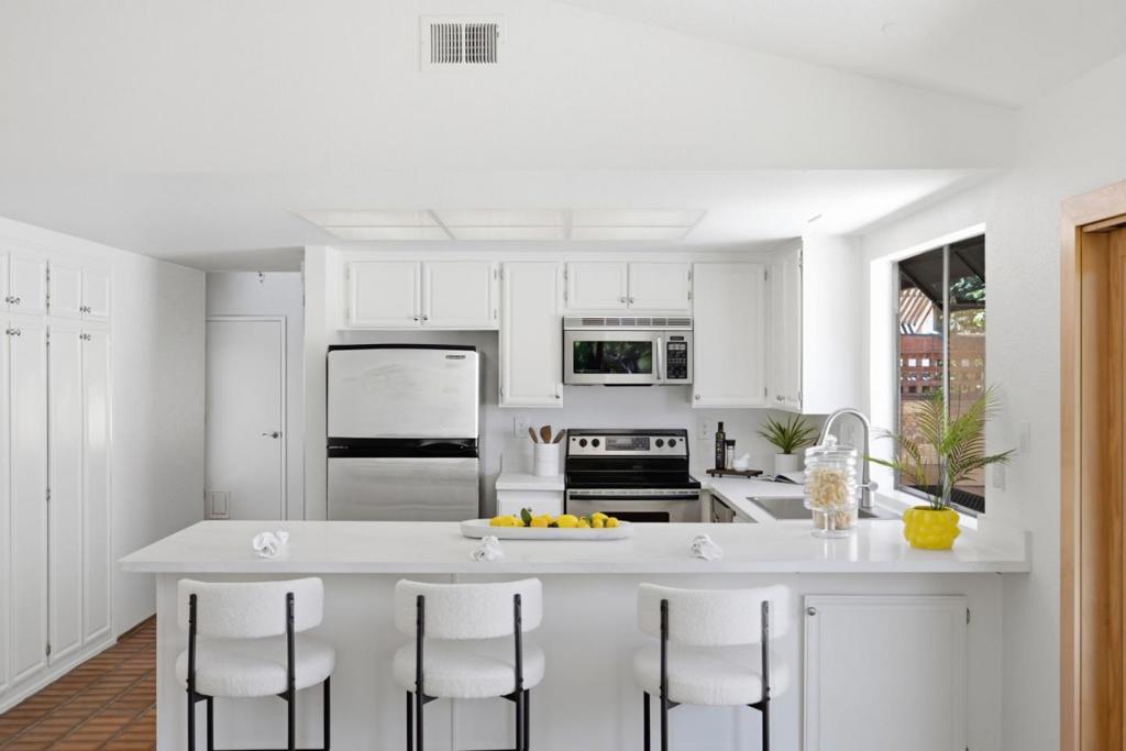 2389 Apsis Court Property Photo 8