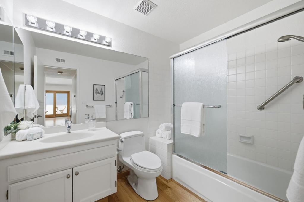 2389 Apsis Court Property Photo 17