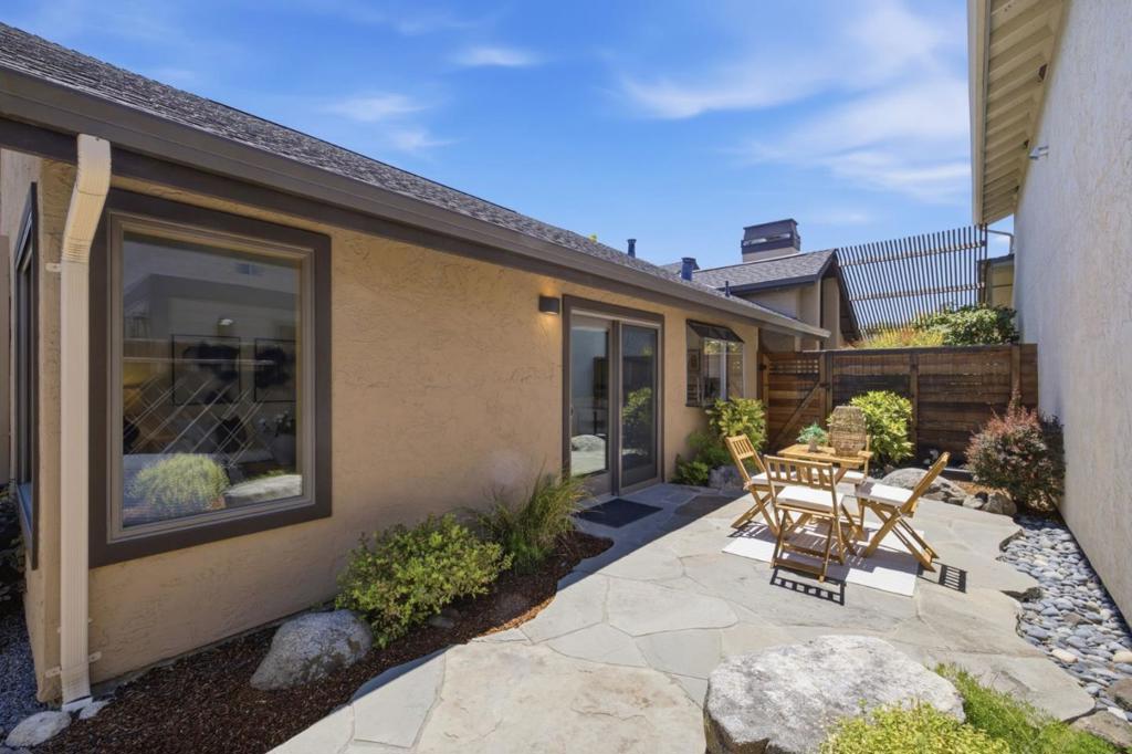 2389 Apsis Court Property Photo 18