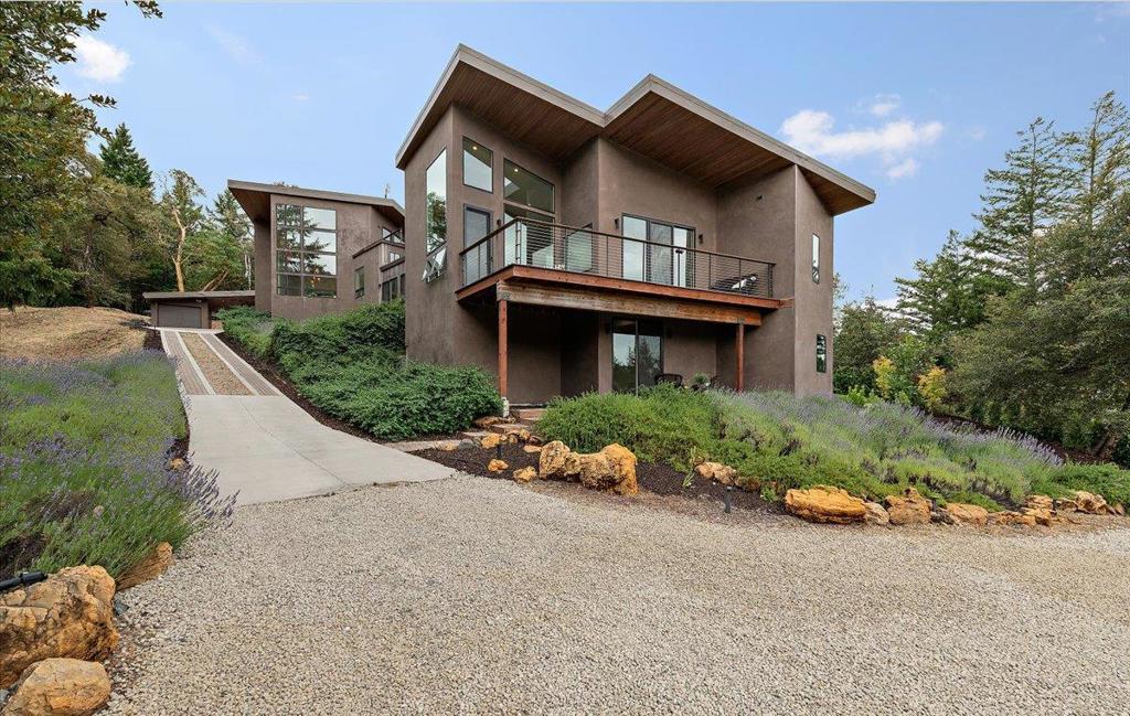 13755 Skyline Boulevard Property Photo 2