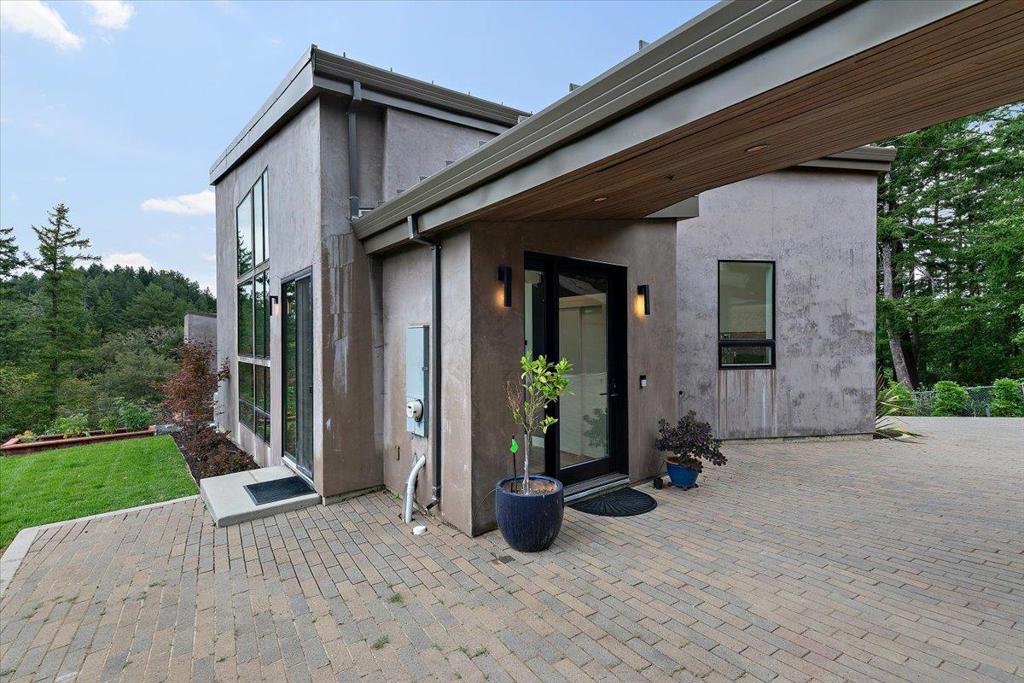 13755 Skyline Boulevard Property Photo 3