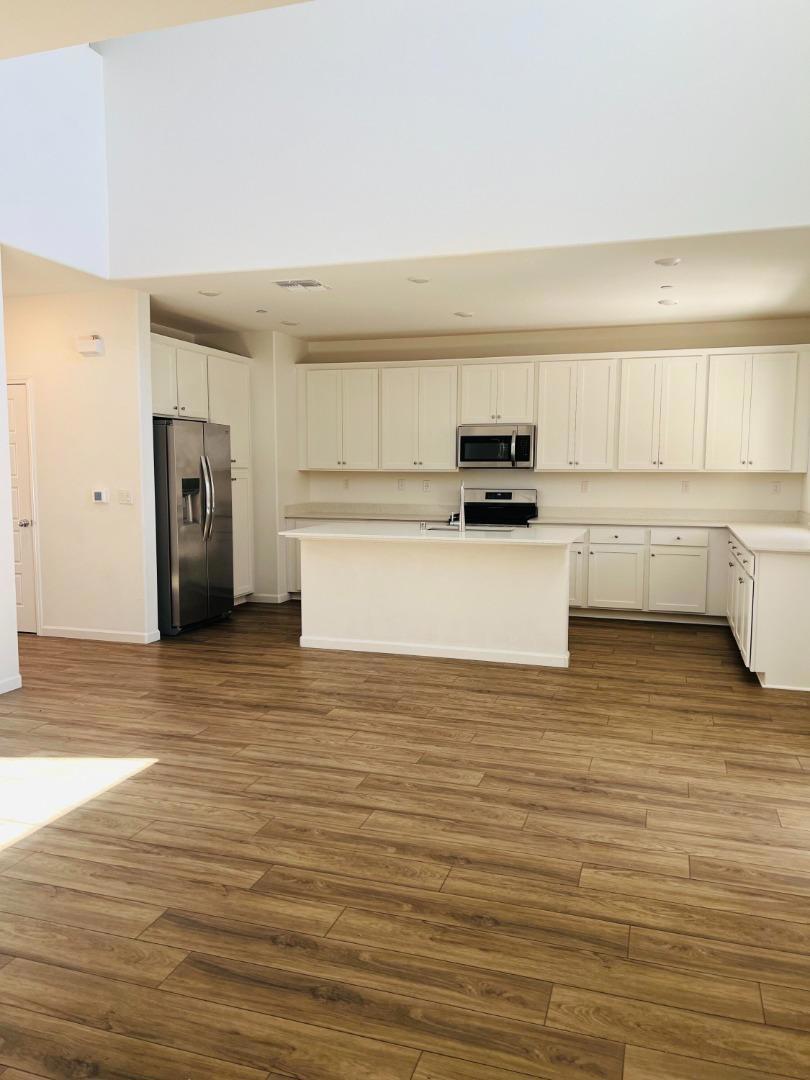 7352 Dorstone Way Property Photo 4